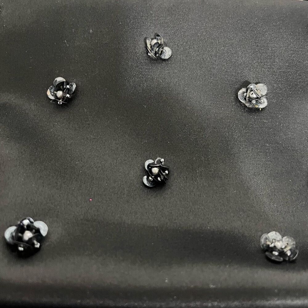 Liz Claiborne Small Black Purse   EUC - Picture 3 of 5